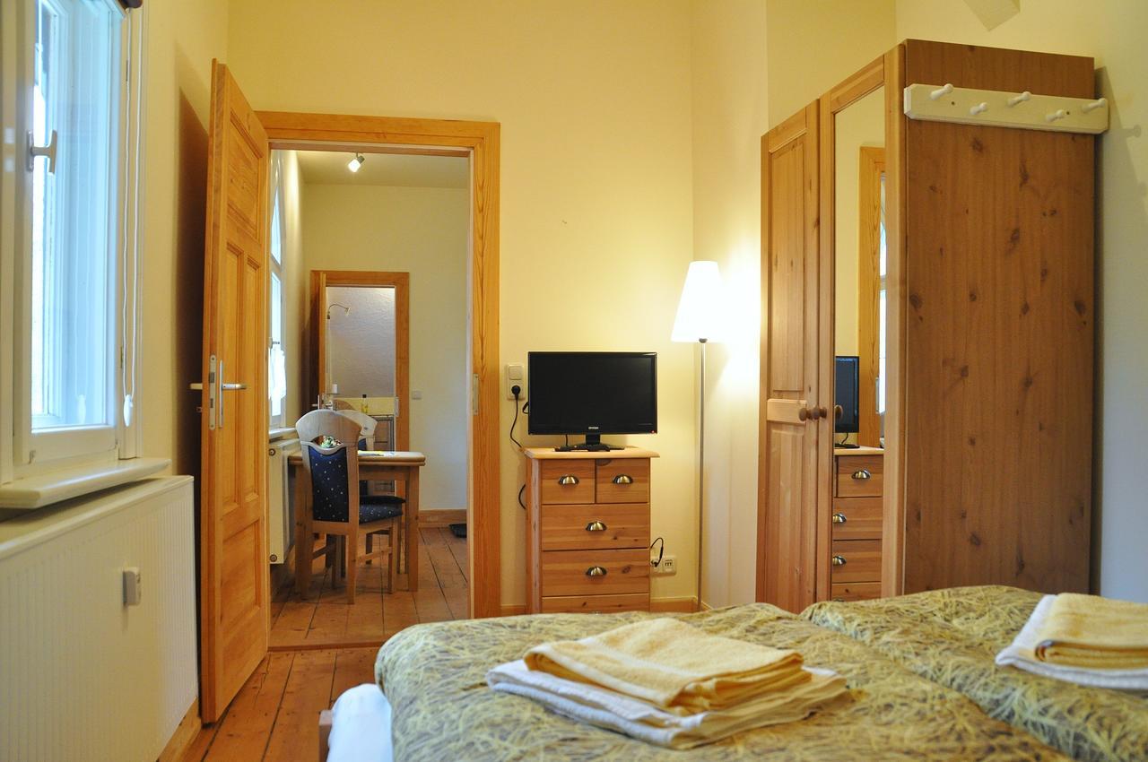 Landgasthof Alter Bahnhof Heyerode Room photo